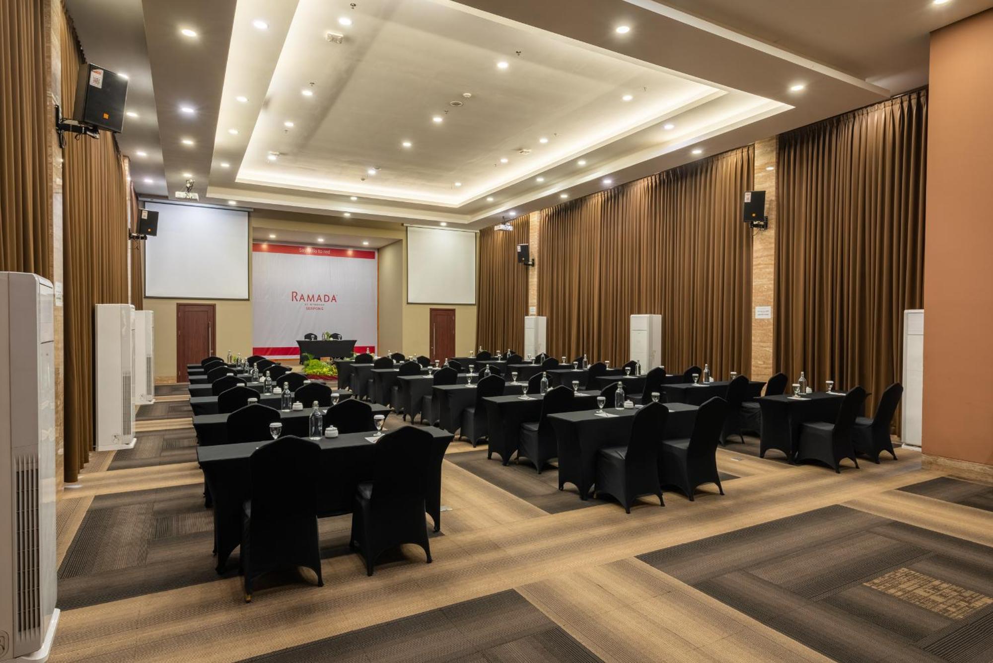 Sahid Serpong Bagian luar foto