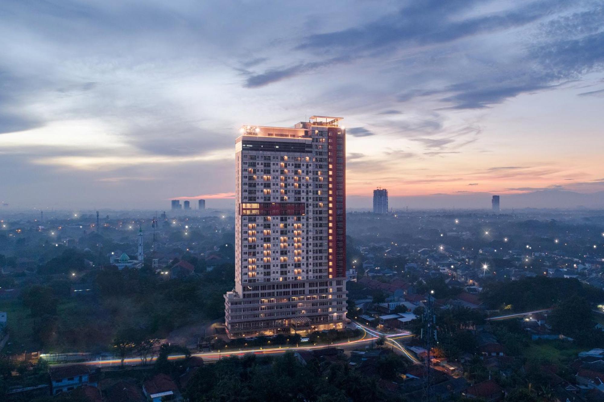 Sahid Serpong Bagian luar foto