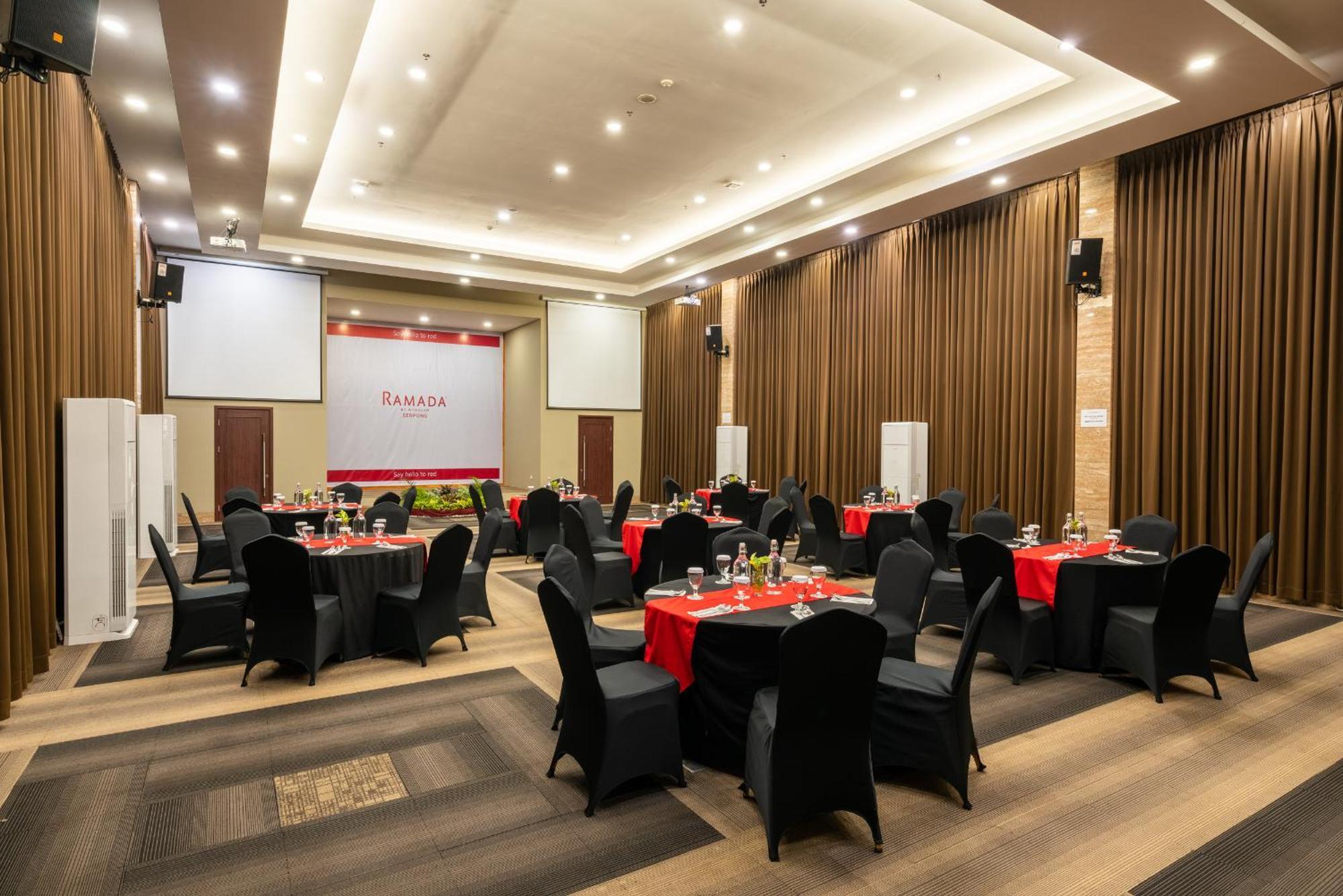 Sahid Serpong Bagian luar foto