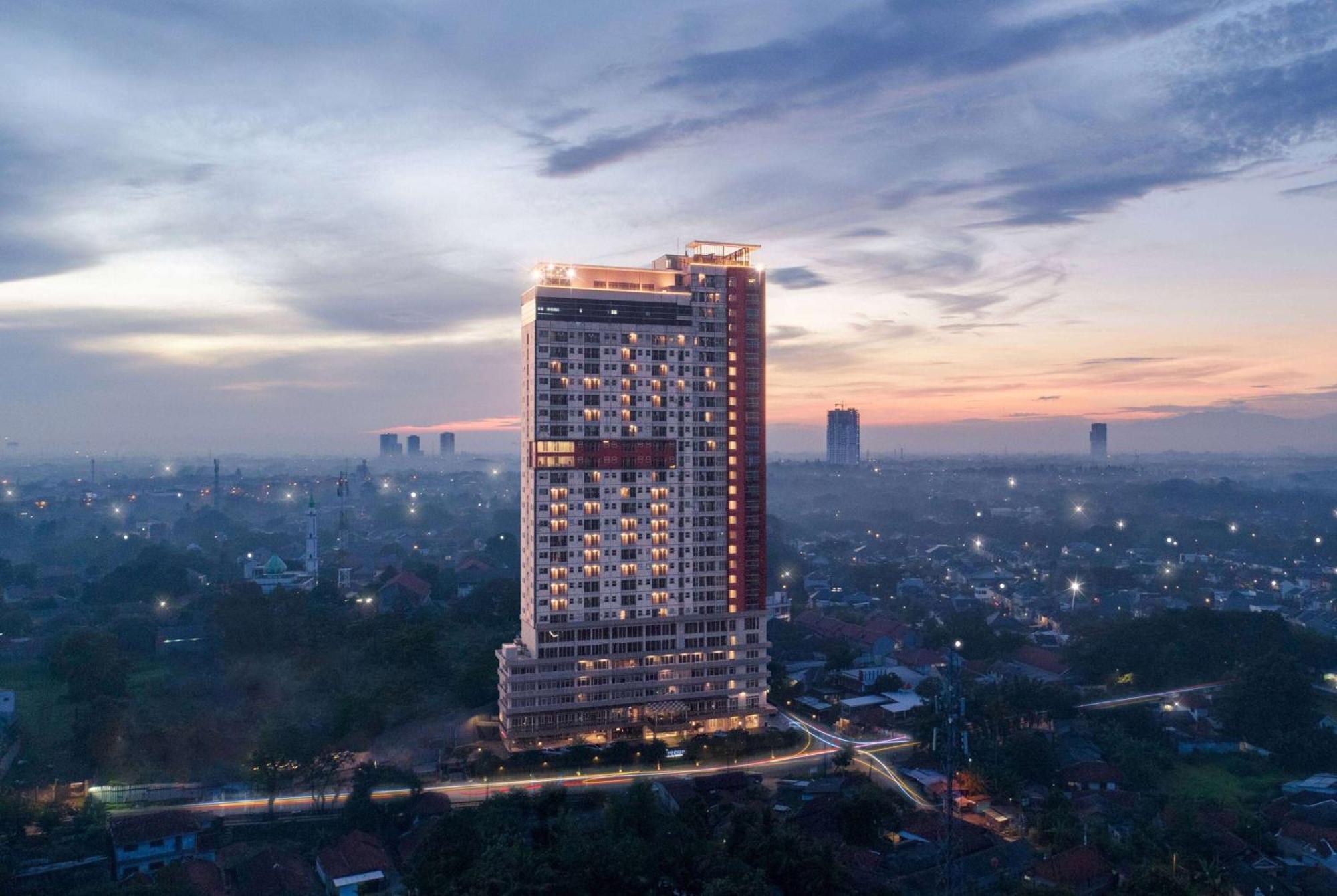 Sahid Serpong Bagian luar foto