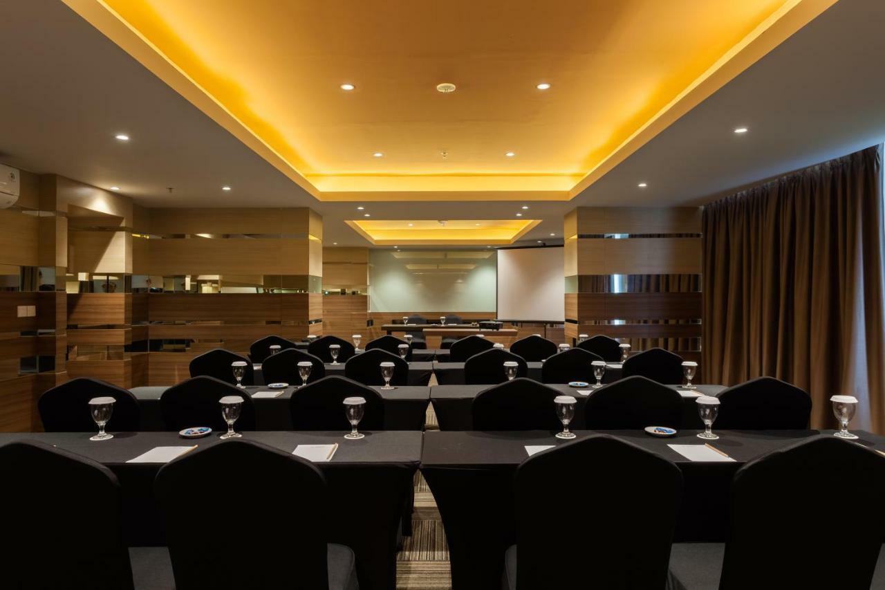 Sahid Serpong Bagian luar foto